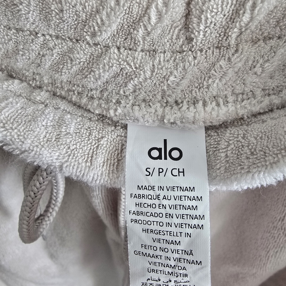NWT Alo Yoga Coastal Terry Shirt and Short Set Bone Small - Picture 10 of 10